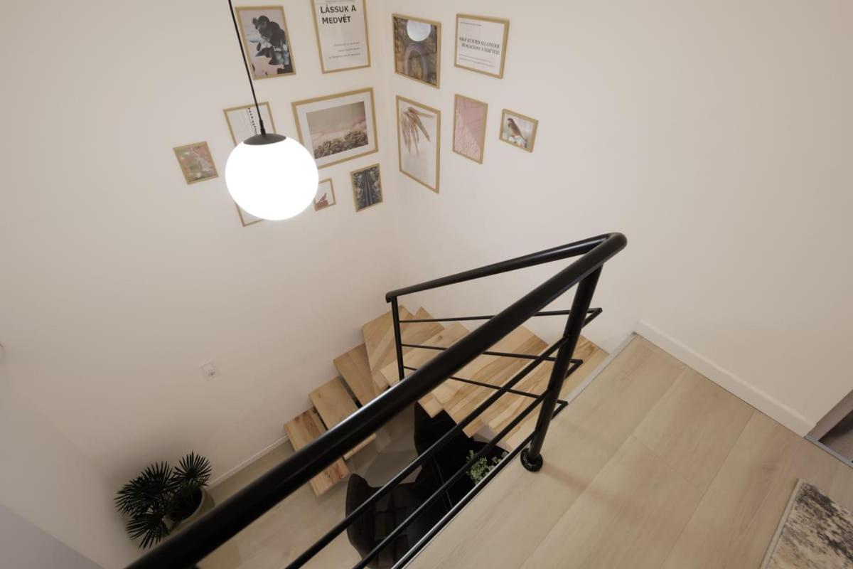 ブダペストThe Urban Chill Spot Harsfa Streetアパートメント エクステリア 写真
